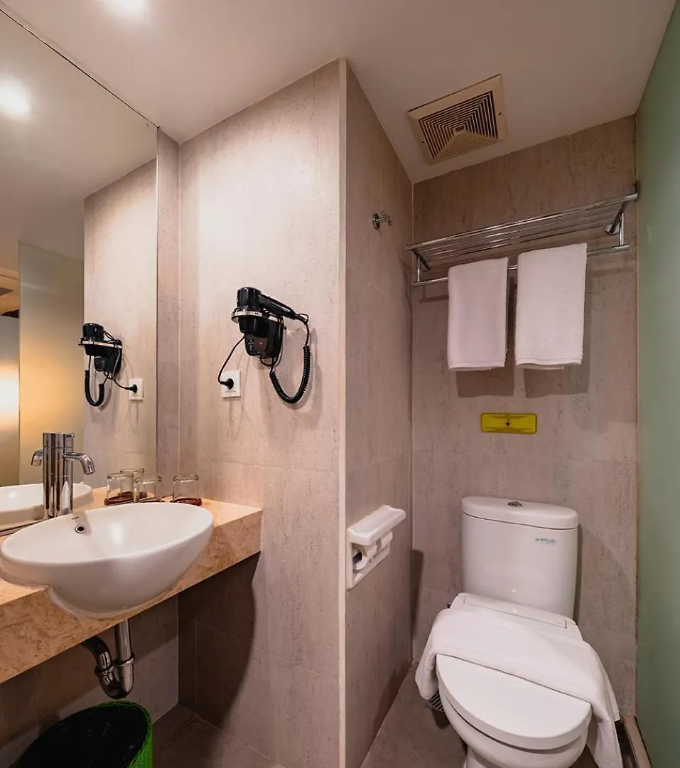 Maxonehotels At Ubud - Chse Certified